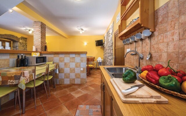 Nice Home in Nova Vas With 4 Bedrooms, Wifi and Outdoor Swimming Pool