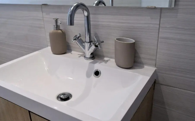Ideal Location- Studio Flat in Heart of the City