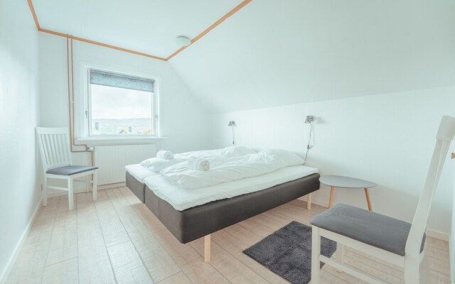Sea View Apt / Central / Spacious / Free Parking