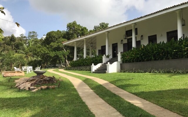 Thompson Manor - A Luxury Villa in Galle