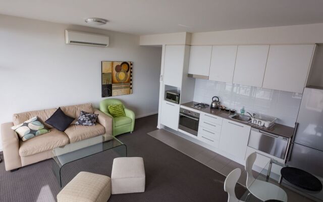 Watt Street Studio Apartment w/ Ocean Views