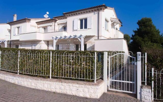 S18 - Sirolo, Nuovissimo Trilocale in Pietra Con Giardino Dx