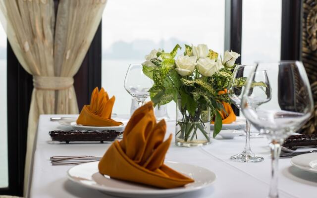 Verdure Lotus Grandeur Cruise