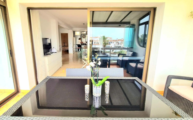 SunRise Sea Views Eco Apartment With Swimming Pool