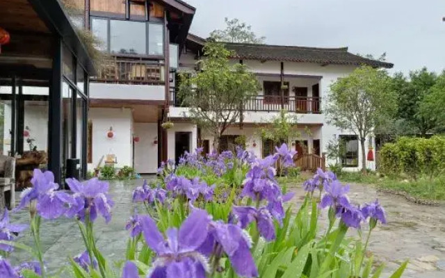 Sun Valley Expert Building
