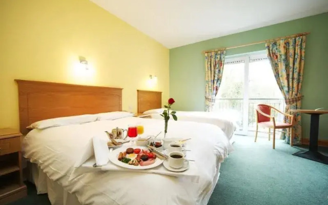 Woodenbridge Hotel & Lodge