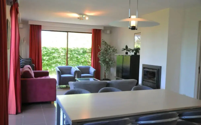 Apt w/ Fireplace & Garden