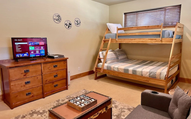 River Song Cabin 3 Bedroom Home