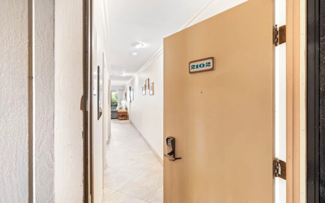 Ocean View - Pool & BBQ Area - Vrkcv