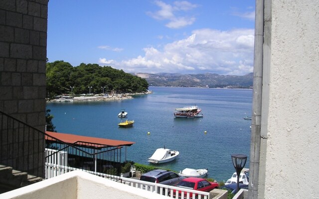 Villa Vanda Seafront Apartments