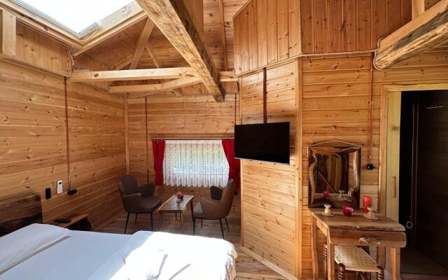 Teona Caglayan Bungalov