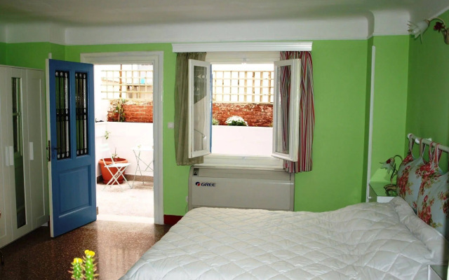 Athens Family Apartments