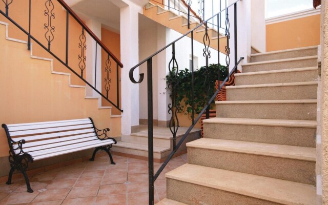 Beautiful Home in Brodarica With Wifi and 6 Bedrooms