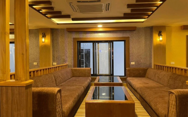 Chitwan Midtown Hotel