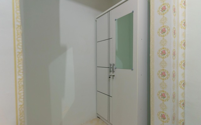 RedDoorz near City Walk Benhil