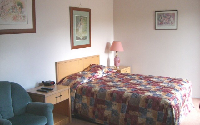 Alberni Inn