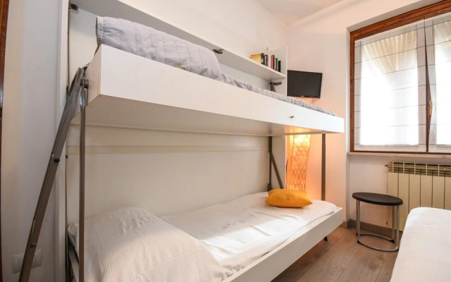 Zoe Apartment