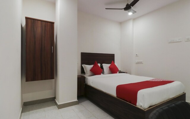 Sujatha Nirmala Convent Road by OYO Rooms