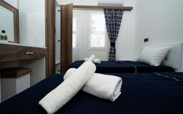 Esquire Hotel & Lounge