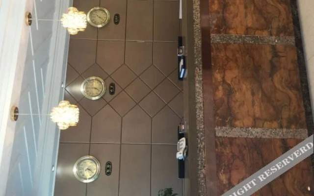 Tairuiyang Business Hostel