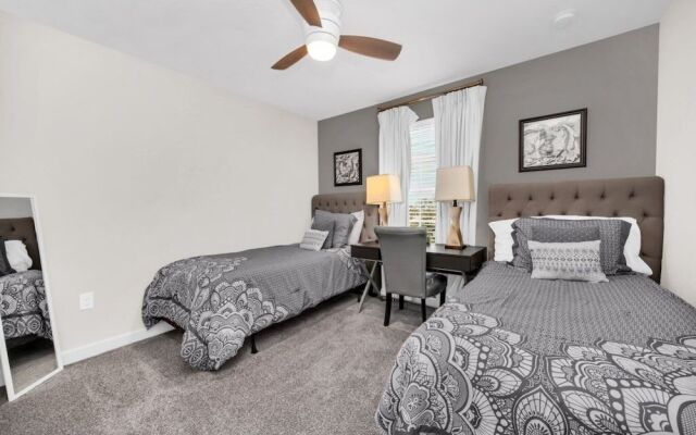 4710kings 6 Bedroom Villa by RedAwning