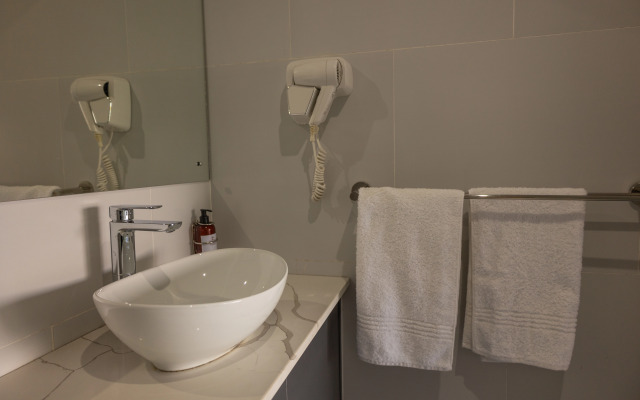 Victoria Falls Waterfront