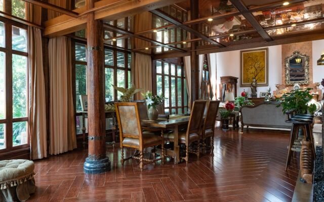 Junboxuan Riverside Courtyard