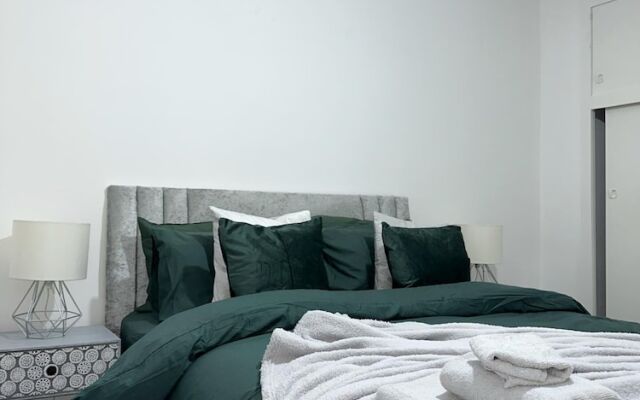 Noormak Nights Luxury 3-bed House in Birmingham