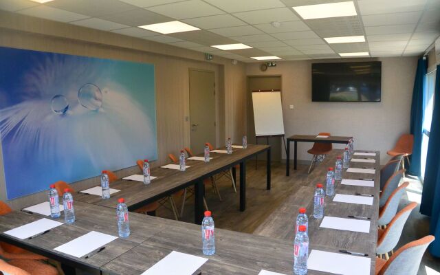 KYRIAD DIRECT Tours Sud - Chambray Lès Tours