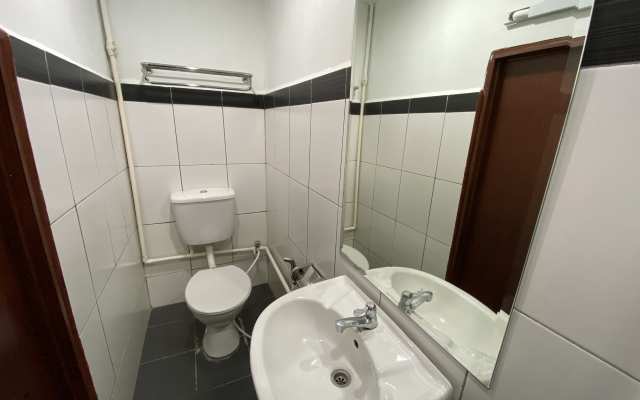 Super OYO 89847 Switz Paradise Hotel