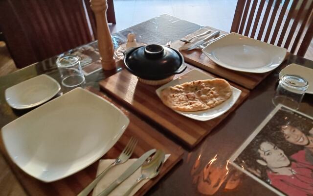 This Is It Airport Hotel and Restaurant