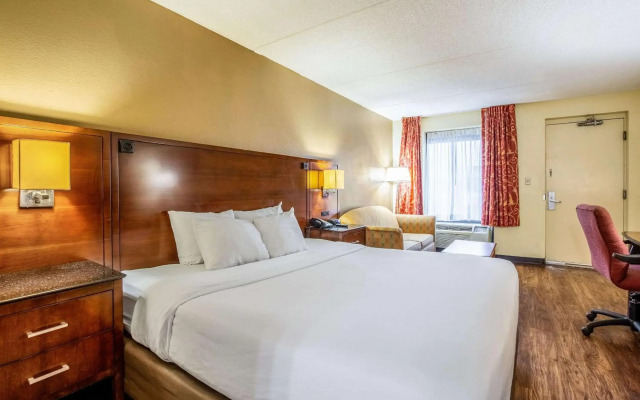 Econo Lodge Naval Station Norfolk