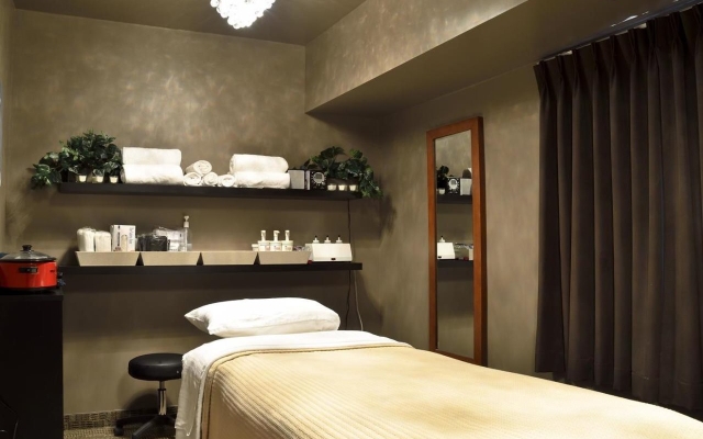 Home Inn & Suites Regina East