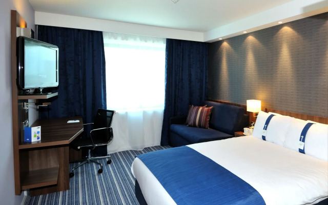 Holiday Inn Express London Heathrow T5 by IHG