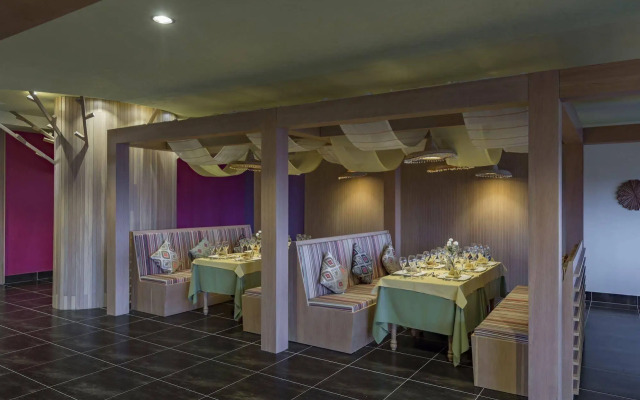 Royal Taj Mahal - All Inclusive