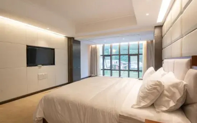 Panda Hometown Hotel