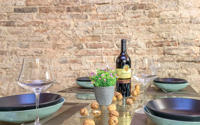 Cascina Liebe with sauna among vineyards