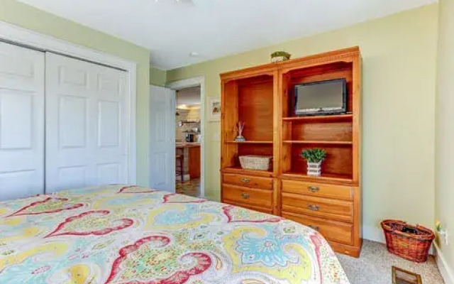 2282 South Fletcher
