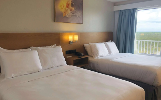 Radisson Beachfront Hotel - Panama City Beach