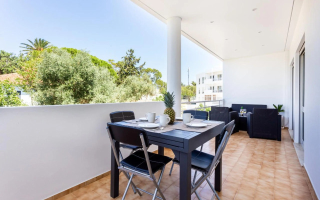 Downtown Lovers Home by Seewest