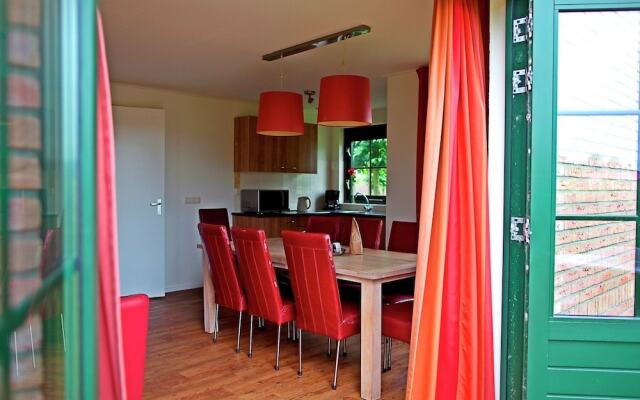 Cozy Furnished House with Garden near Nature Reserve