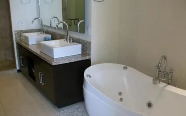 Peninsula 18-B Torre 2