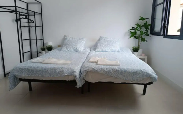 Villa-costaadeje-3br-balcony-wifi-parking