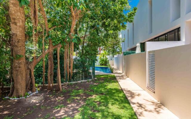 Entire House- 3BR with Private Roof Top Deck