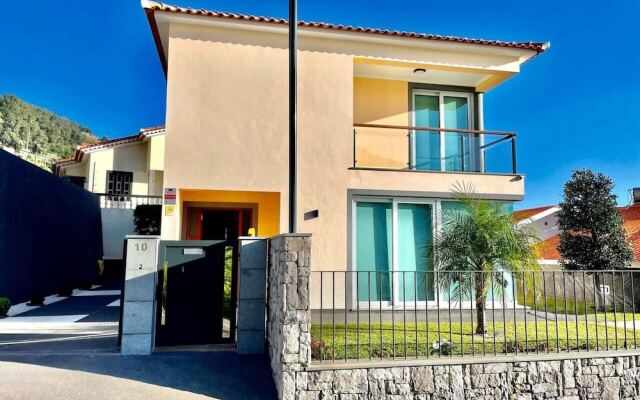 Beautiful 3-bed House in Arco da Calheta