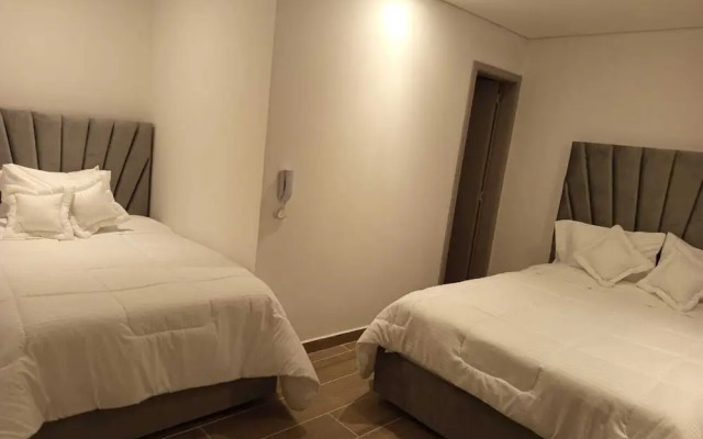Hotel Saron