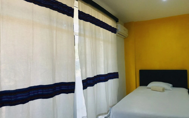 Room in Guest Room - Standard Queen Room two Beds