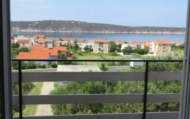 Serene Barbat Escape With Just Minutes From the Beach