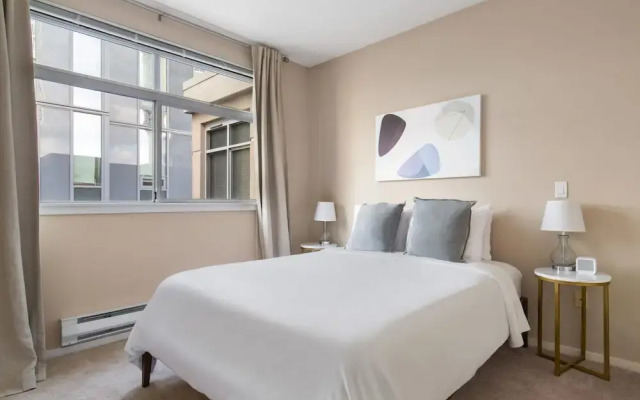 Bellevue Modern 2BD 2BA Apartment