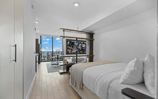 Beautiful Studio Near Bayfront Park
